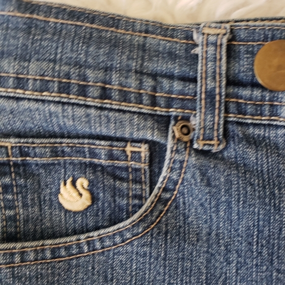 Size 8 Gloria Vanderbilt jean capris. - Picture 10 of 15